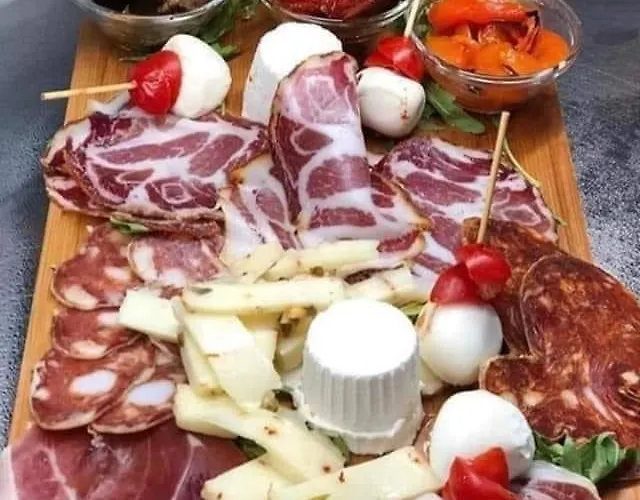 Alojamento de Acomodação e Pequeno-almoço Passo Del Falco 3*